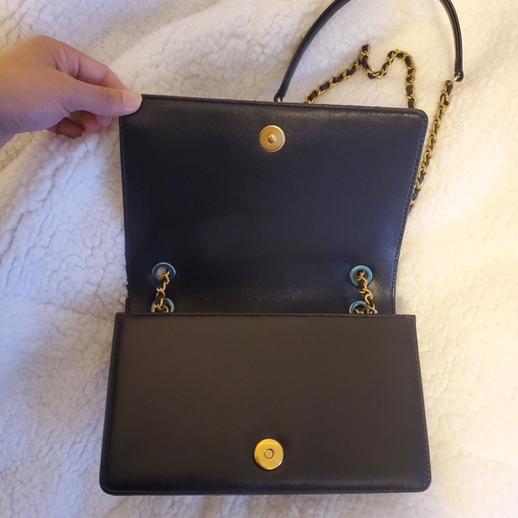 Chanel chevron crossbody - Picture 12 of 15